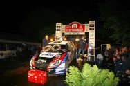 Rallye Český Krumlov: Slavnostní vyhlášení výsledků - vítězná posádka Kresta / Gross